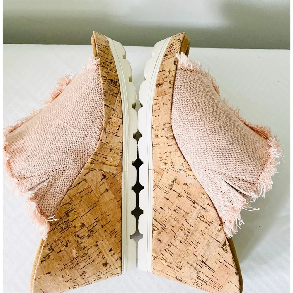 New! MINNETONKA Pink York Blush Wedge Sandals Size 9